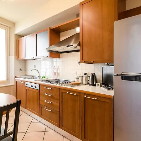 Flat 13: Elegante E Luminoso Con Terrazzo Privato