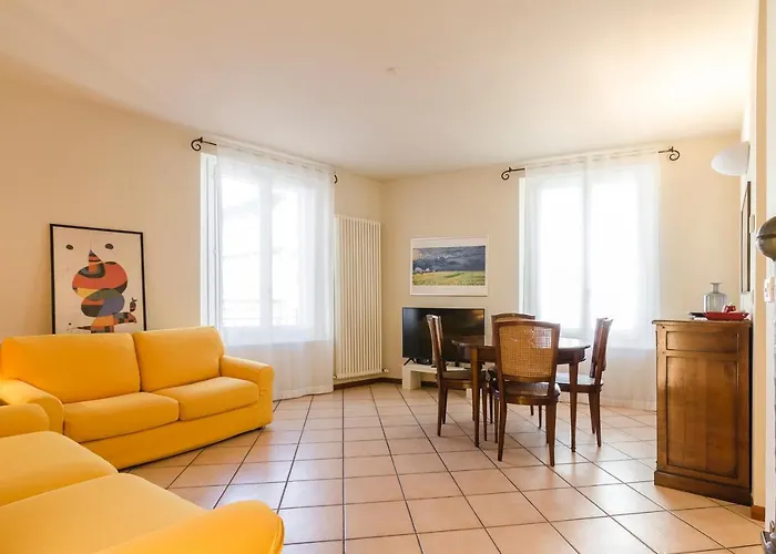 Flat 13: Elegante E Luminoso Con Terrazzo Privato דירה *