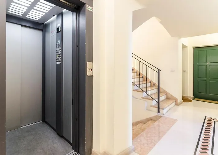 Appartement Flat 13: Elegante E Luminoso Con Terrazzo Privato