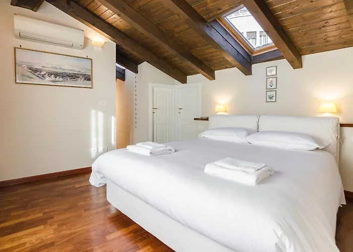 Flat 13: Elegante E Luminoso Con Terrazzo Privato