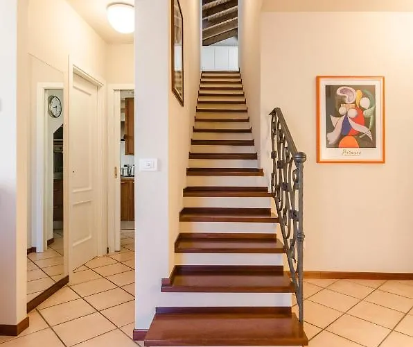 Appartement Flat 13: Elegante E Luminoso Con Terrazzo Privato