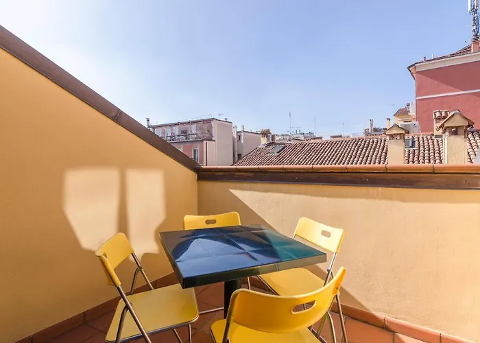 Flat 13: Elegante E Luminoso Con Terrazzo Privato Appartement