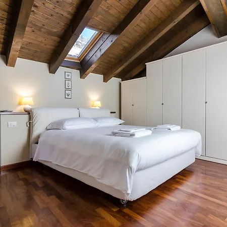 Flat 13: Elegante E Luminoso Con Terrazzo Privato