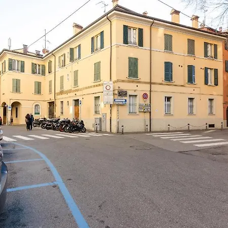 Apartman Flat 13: Elegante E Luminoso Con Terrazzo Privato Bologna