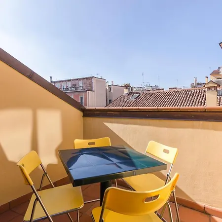 Flat 13: Elegante E Luminoso Con Terrazzo Privato Apartman